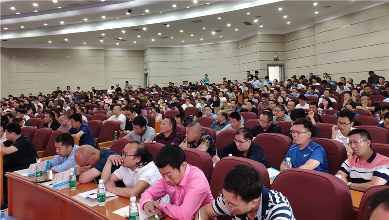 圖為2019年舉辦“高考新政下學(xué)校的挑戰(zhàn)和應(yīng)對研討會(huì)”。