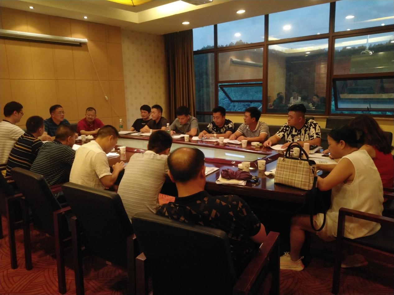 廣西團隊的小組會議，何譽軍先生親自坐鎮(zhèn)